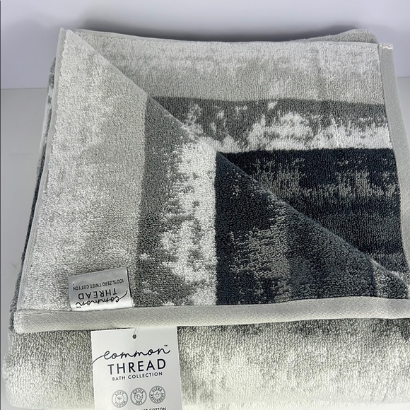 Common Thread Bath Towel Set Gray White Abstract Pattern 100% Cotton 2 pc NEW - Picture 5 of 9